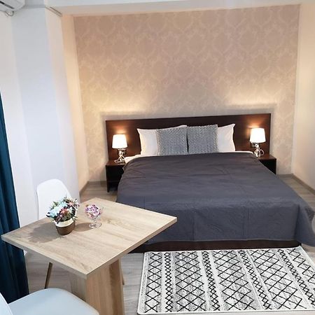 B House Rooms Ясси Екстер'єр фото