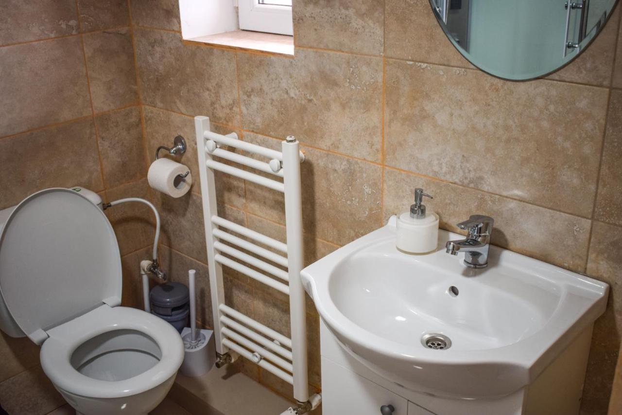 B House Rooms Ясси Екстер'єр фото