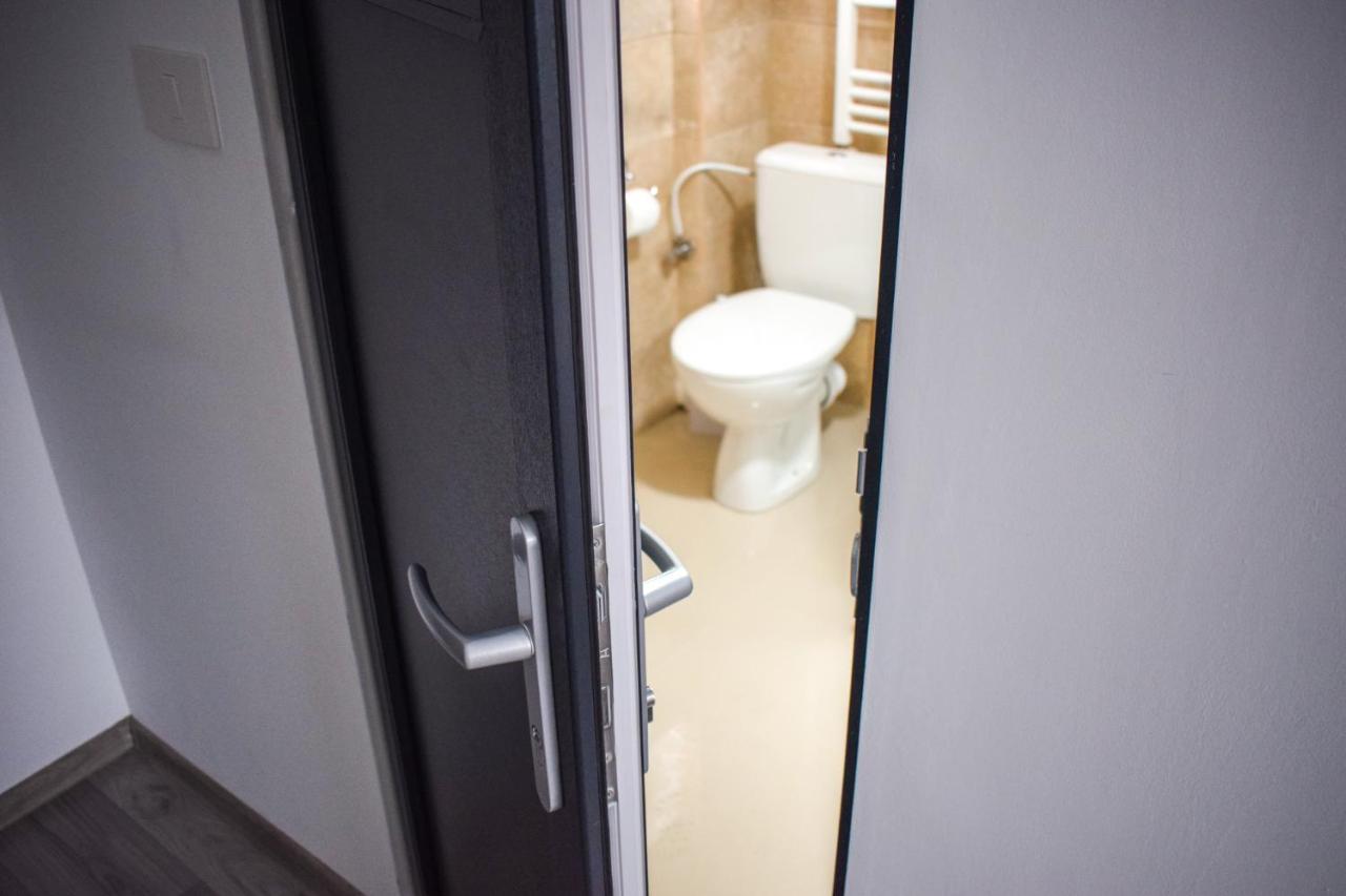 B House Rooms Ясси Екстер'єр фото