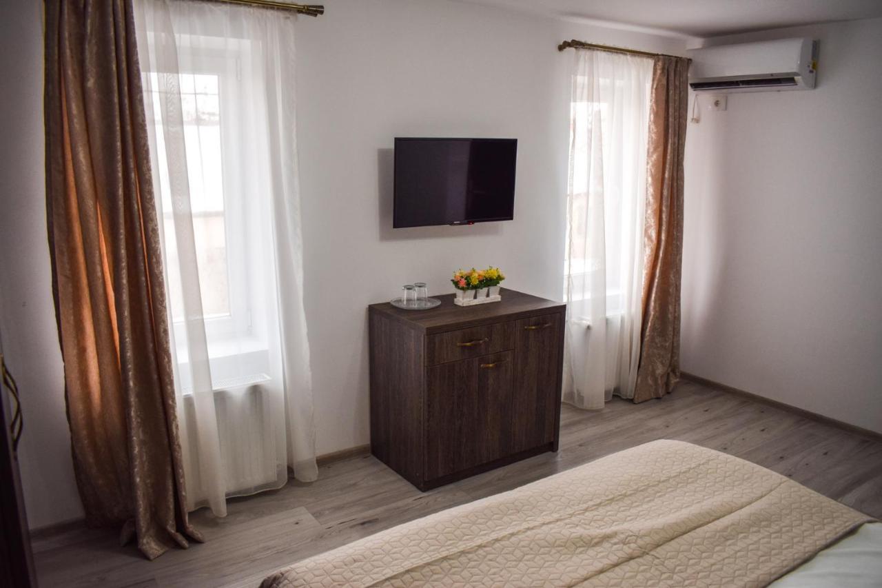 B House Rooms Ясси Екстер'єр фото