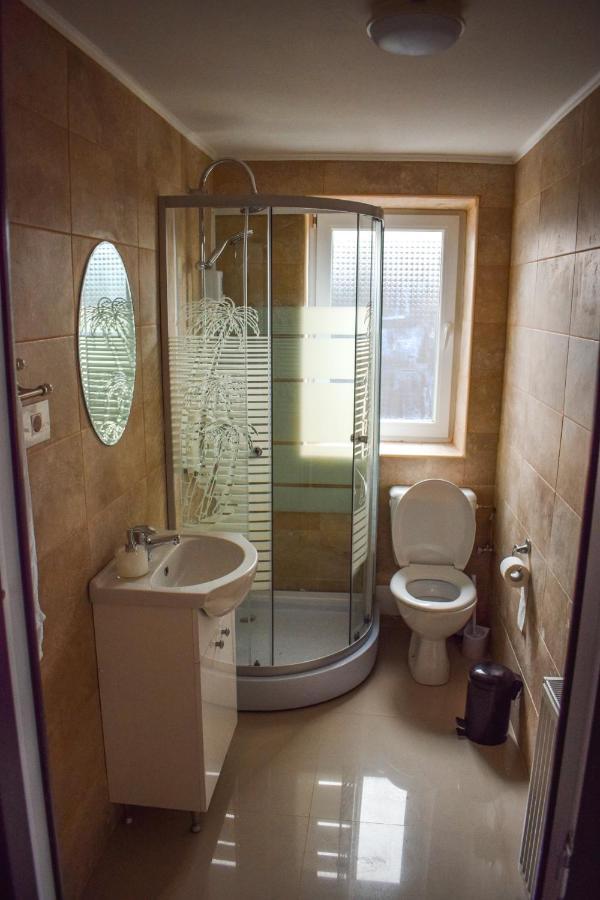 B House Rooms Ясси Екстер'єр фото