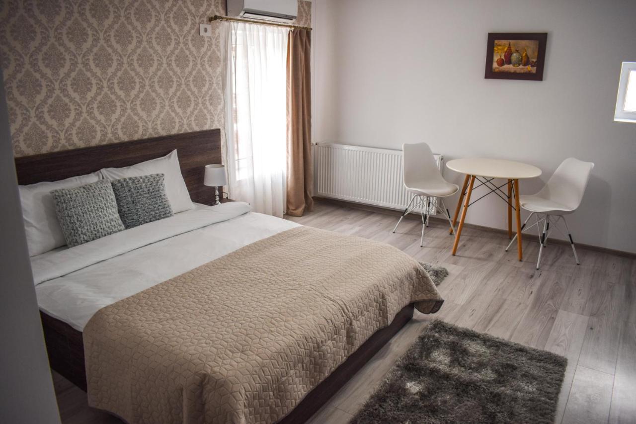 B House Rooms Ясси Екстер'єр фото