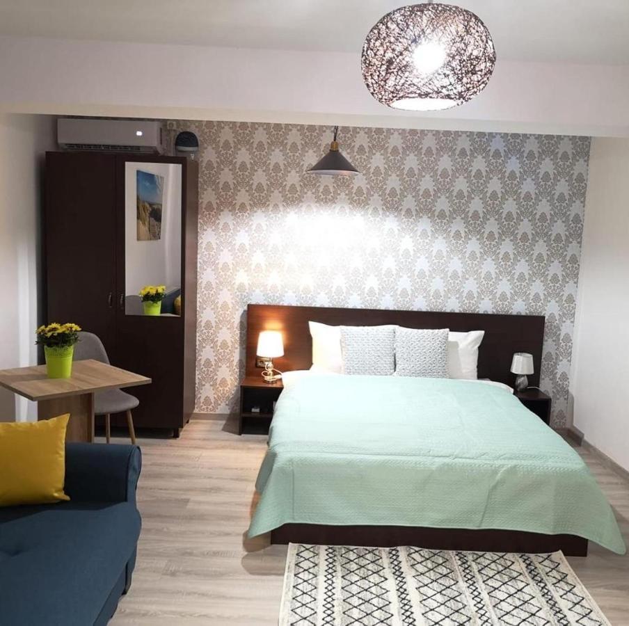 B House Rooms Ясси Екстер'єр фото